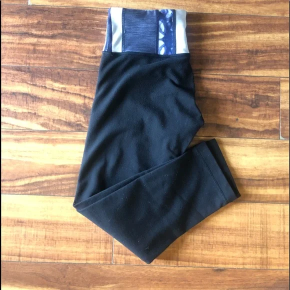 Lululemon Cropped Leggings - Picture 3 of 9